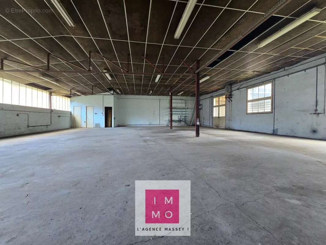 Maison à VILLECOMTAL-SUR-ARROS