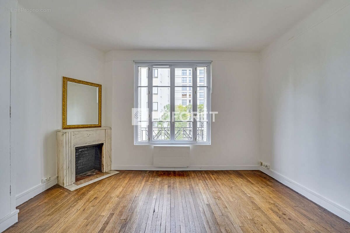 Appartement à PARIS-14E