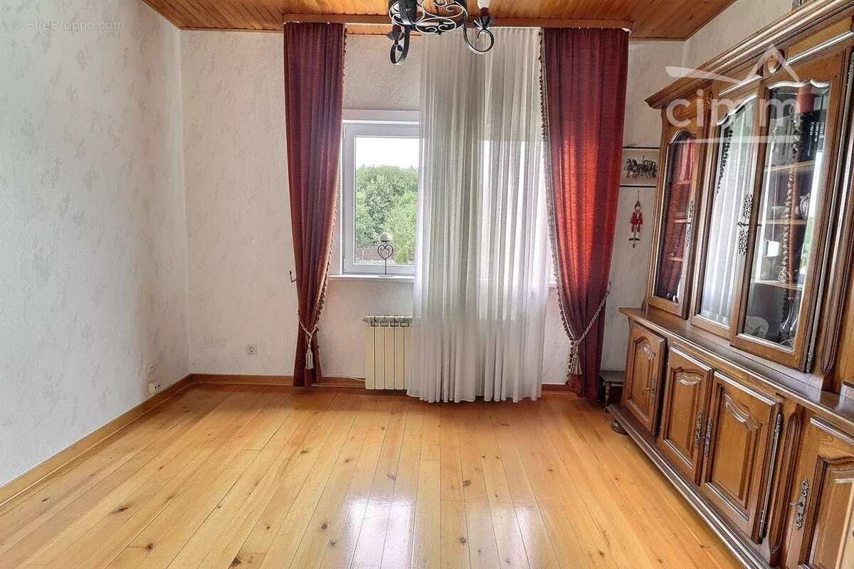 Maison individuelle de 105.01 m² à rénover en lisière de forêt à FORBACH - photo 5