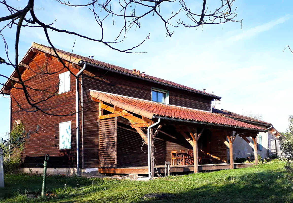 Propriété de 2.5ha avec Maison rénovée, dépendances, Vue Pyrénées - photo 2