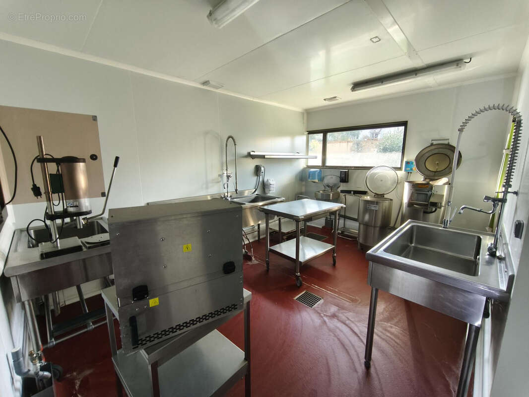 Commerce à L&#039;ISLE-JOURDAIN