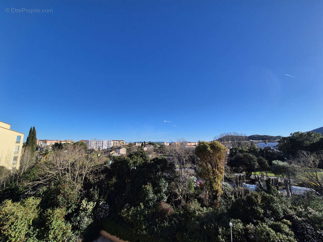 Appartement à HYERES