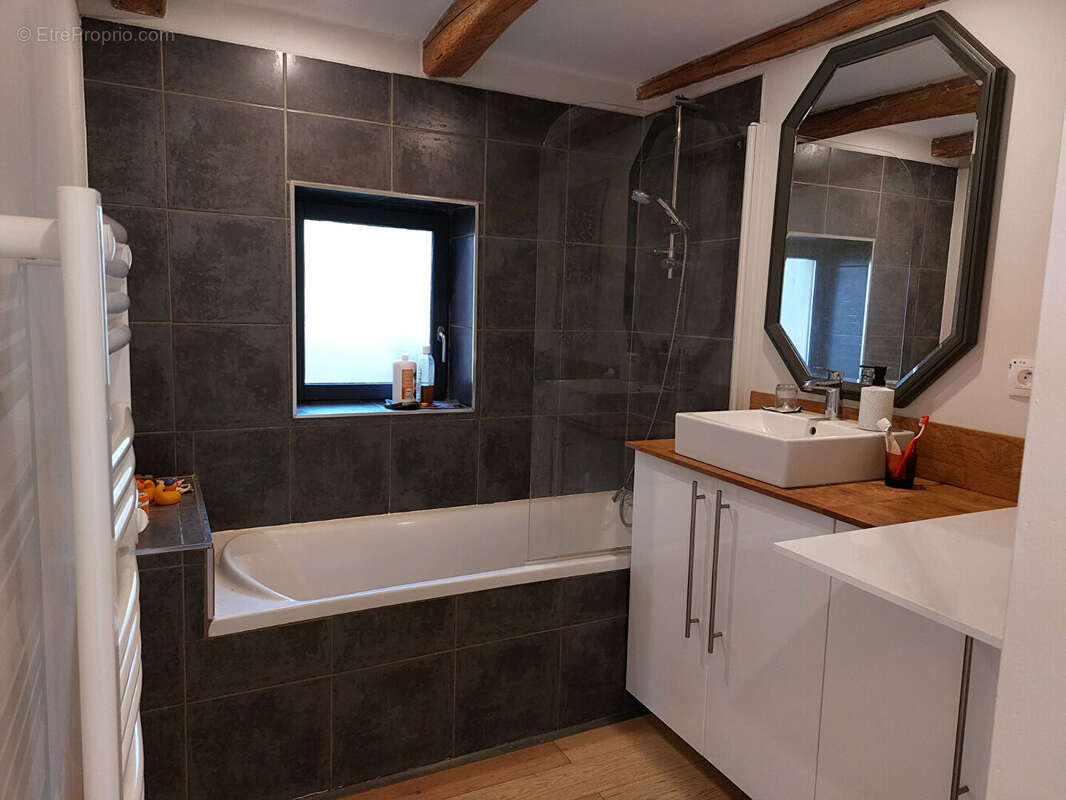 Maison à LA SALVETAT-PEYRALES