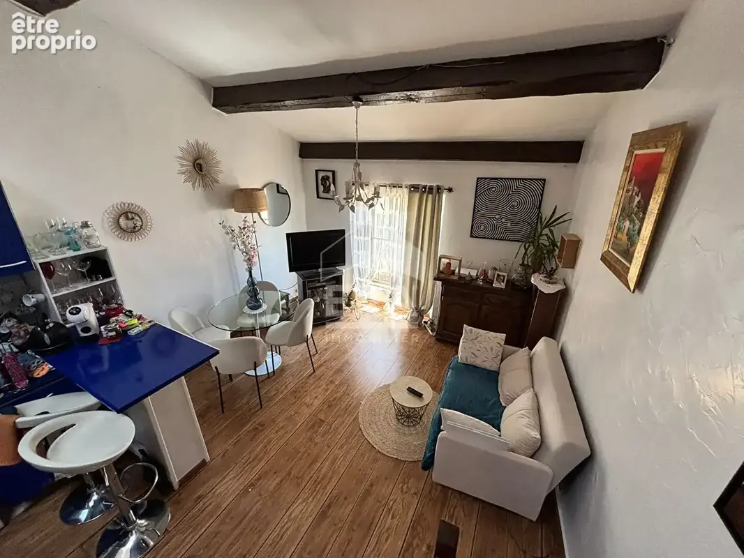 FREJUS  A vendre Charmant Studio en Dernier Étage au Coeur du Centre Ville - photo 4