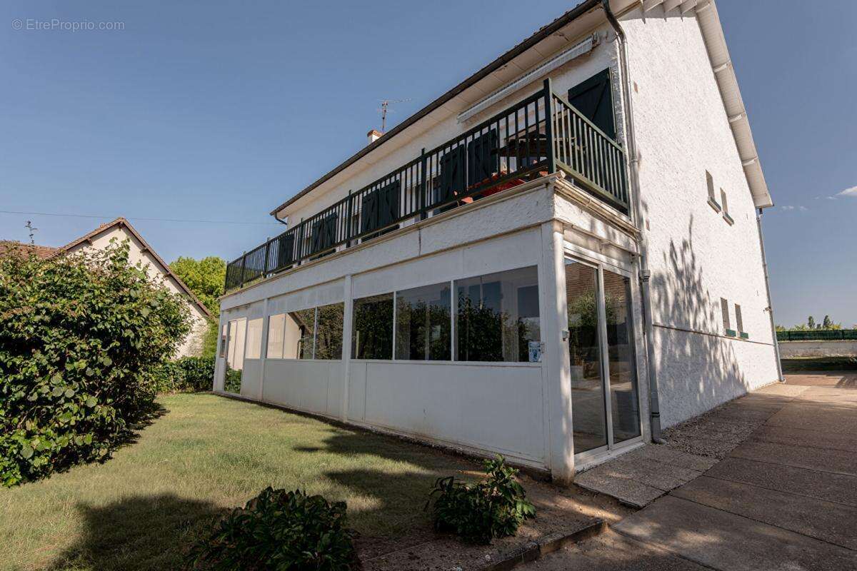 Lieux uniques ® x propriétés privées propose maison de  187 m² sur un terrain de 1295 m² à cellettes (41) - photo 4