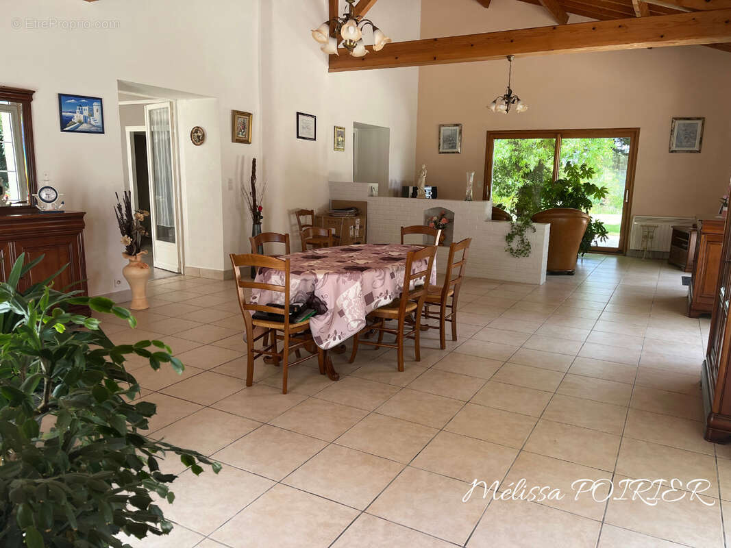 Maison à SAINT-MARTIN-DES-TILLEULS