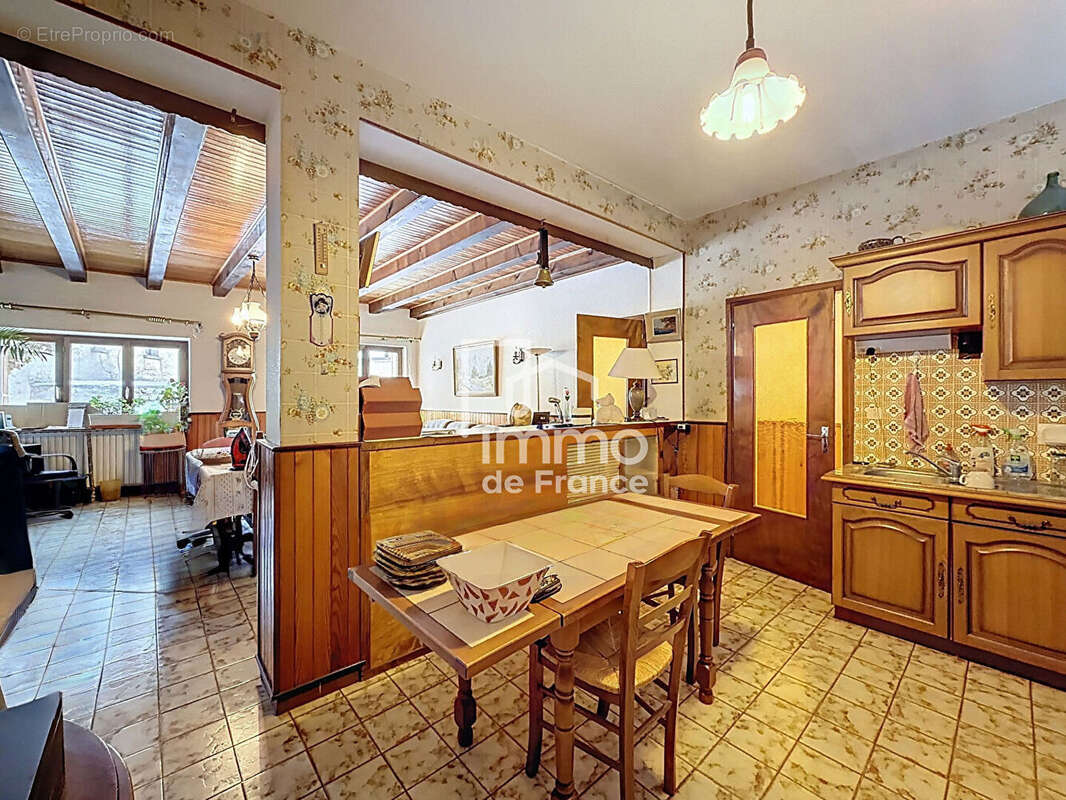 Maison à CHARIX