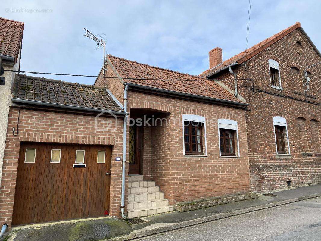 Maison à ESTREE-BLANCHE