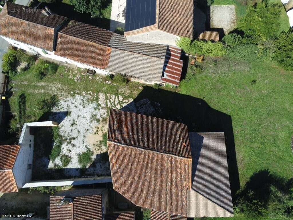 Maison à VERTEUIL-SUR-CHARENTE