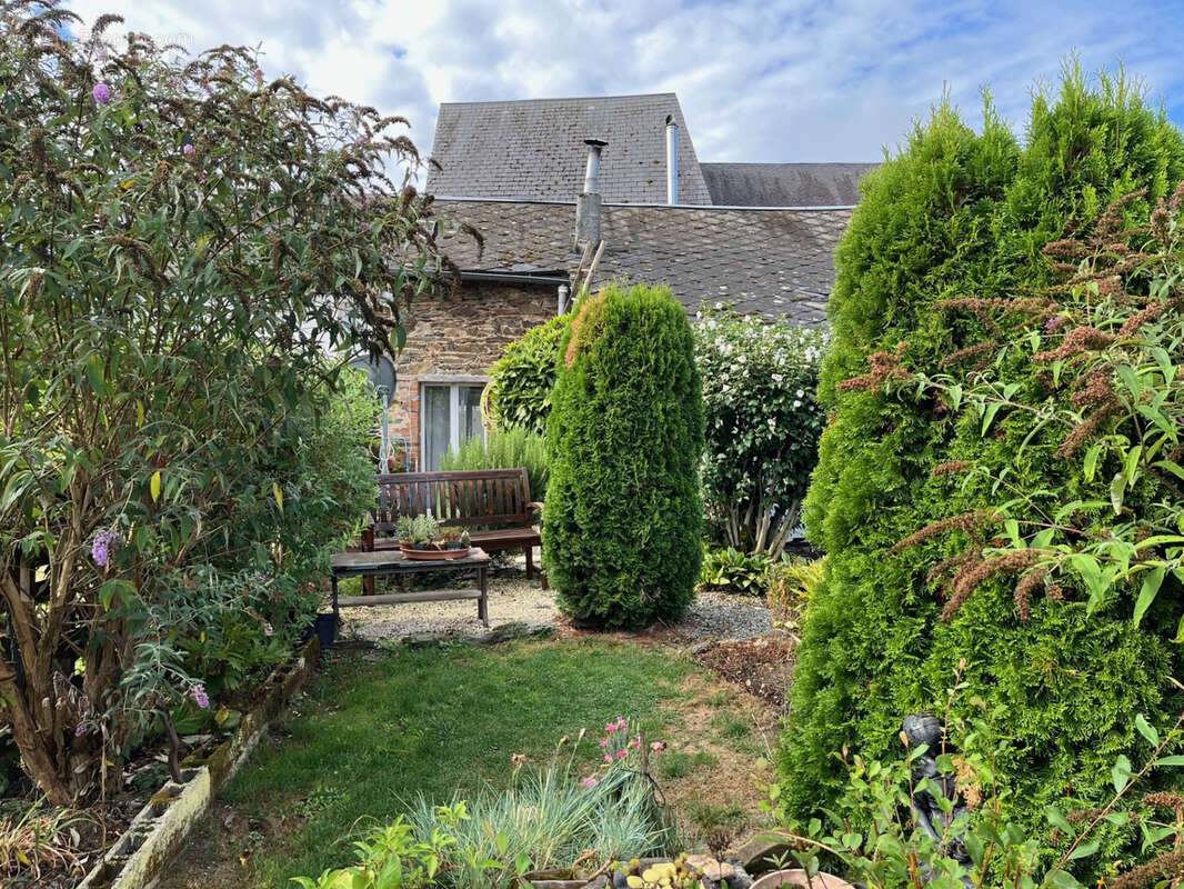 Payzac Maison du bourg de 6 pieces avec jardin et vues. - photo 23