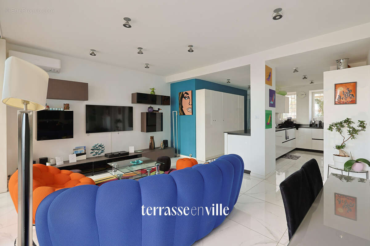 Port de toulon - t3 vue mer - 86 m2- terrasse - 425 000€ - photo 5