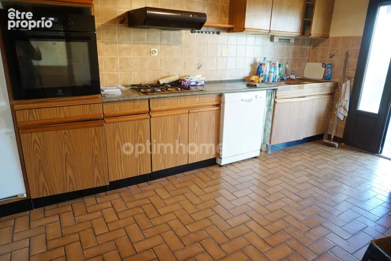Maison de 155 m² à vendre en excellent état, 4 chambres, 6 pièces et spacieux garage - photo 19