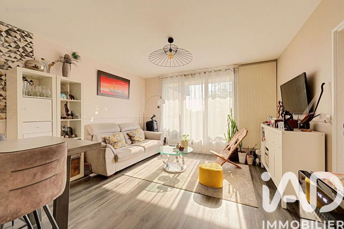Photo 2 - Appartement à THORIGNY-SUR-MARNE