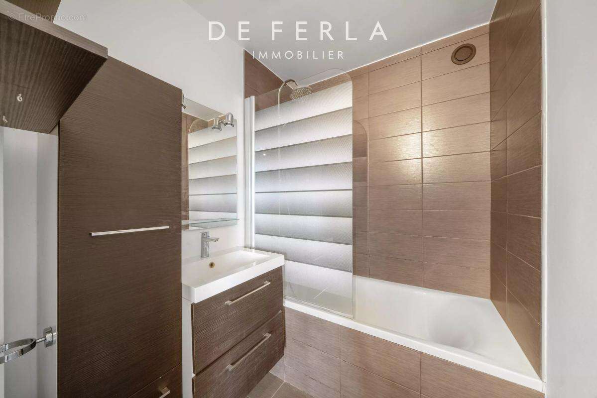 Appartement à PARIS-15E