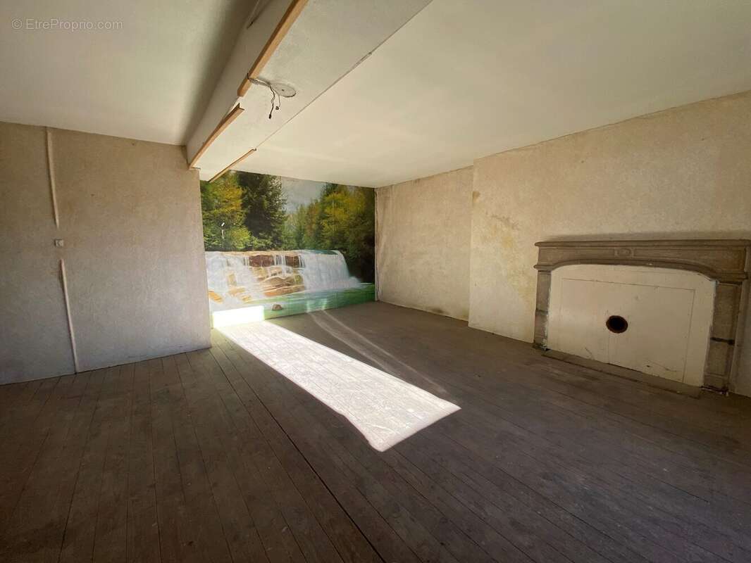 Maison à COMPREIGNAC