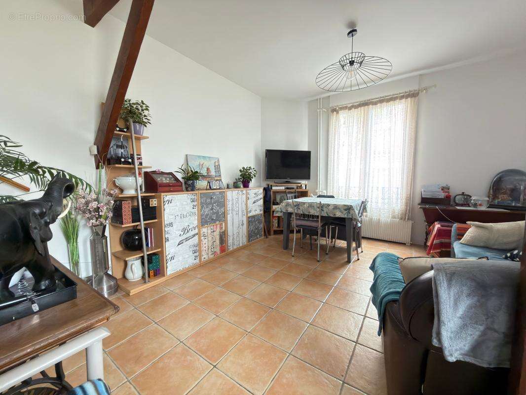 Maison à SAINT-MAUR-DES-FOSSES