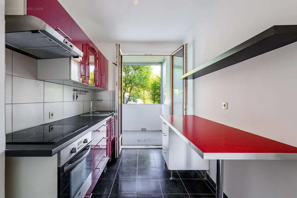 Appartement à SAINT-LAURENT-DU-VAR