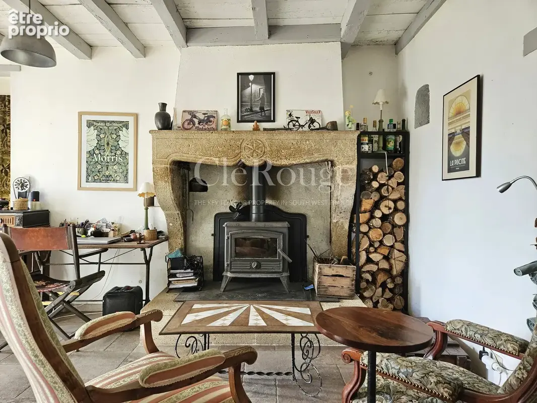 Entre Pellegrue et Gensac – Maison en pierre pleine de charme avec vue dégagée. piscine et potentiel locatif - photo 6