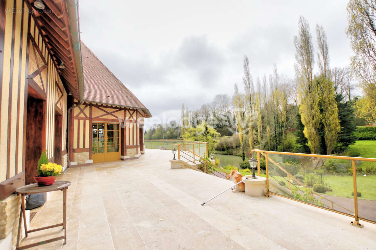 Maison à PONT-L'EVEQUE