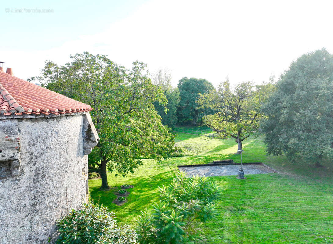 Maison à LES HERBIERS