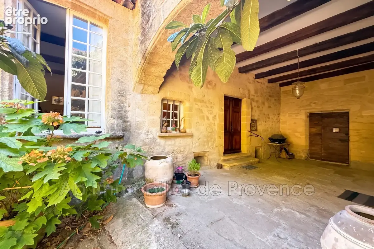 Maison 10 pièces 250 m² à vendre à Rognes (13840) - photo 3