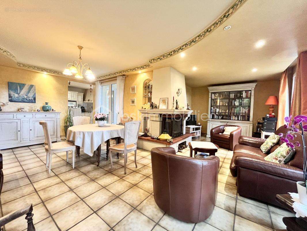 Maison à LES HERBIERS