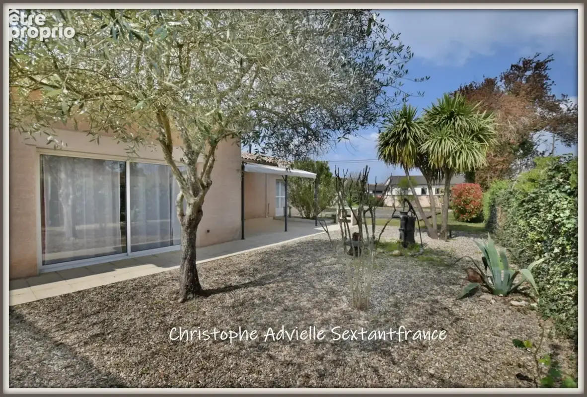 Bergerac; maison de plain pied 3 chambres 2 salles d'eau, double séjour, double garage séparé sur 909 M2 - photo 2