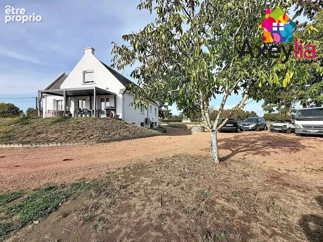 A vendre - commelle-vernay - maison  rénovée avec 5 chambres - photo 3