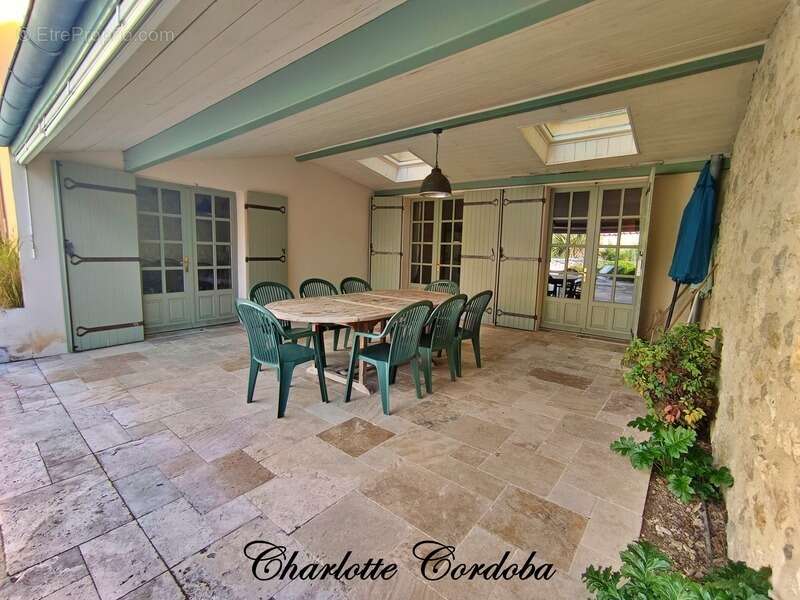 Demeure de caractère du XVIIIe siècle avec piscine, 5 suites et activité de chambres d'hôtes – Vianne - photo 3