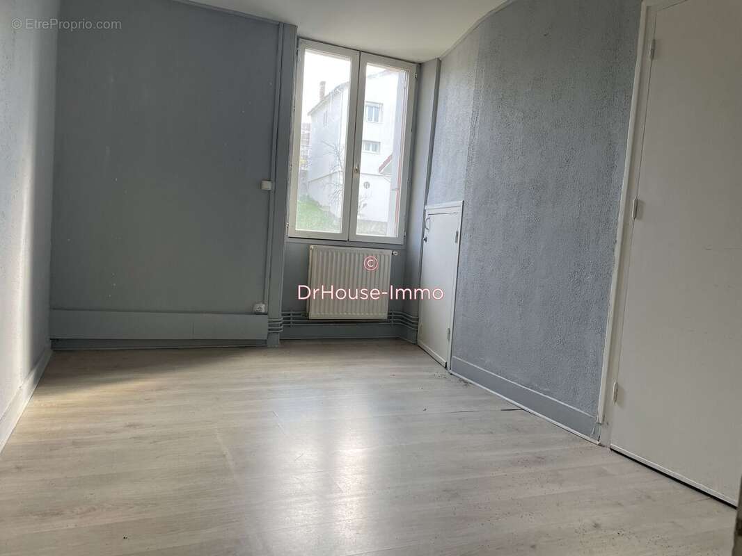 Appartement à UNIEUX