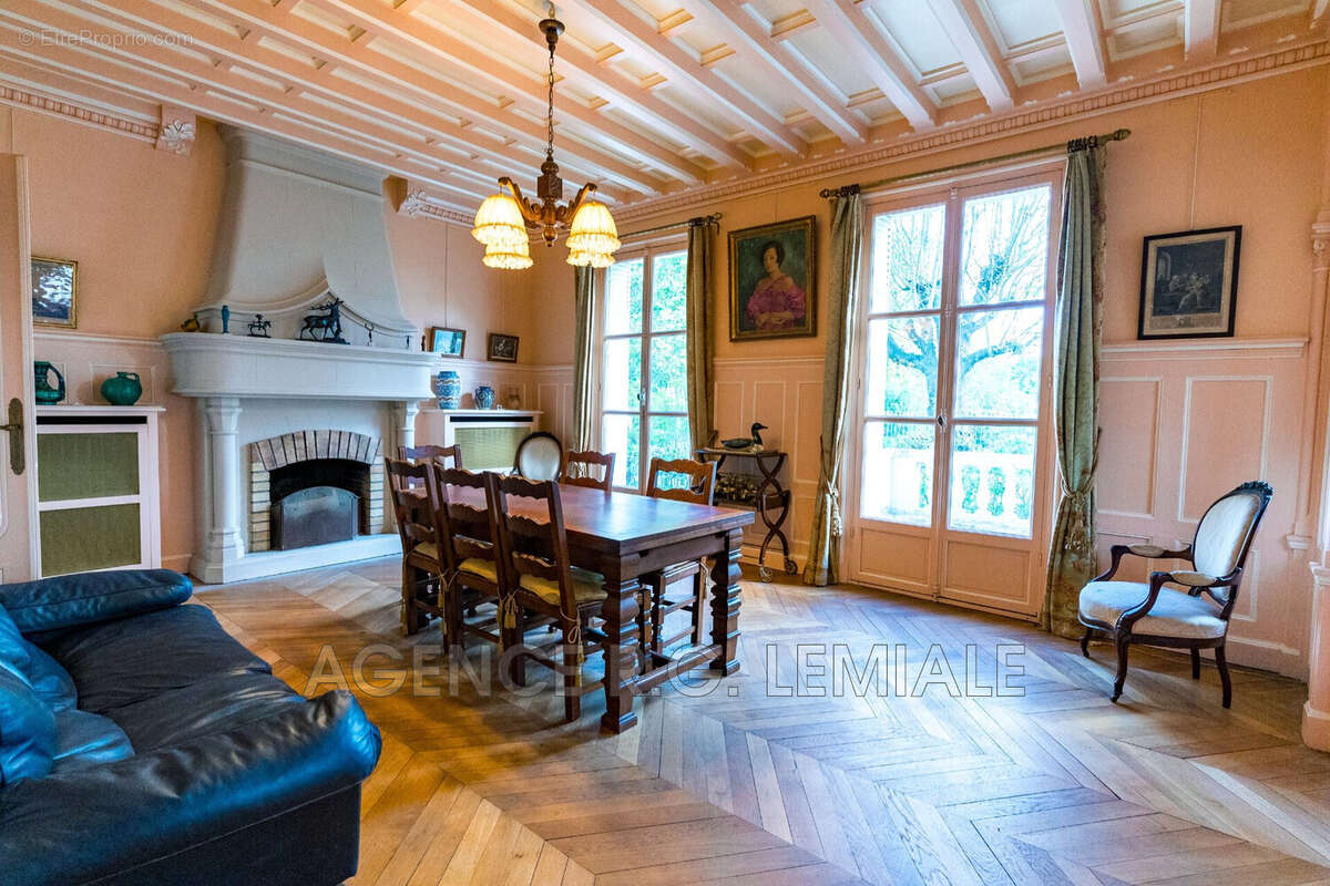 Maison à MAISONS-LAFFITTE