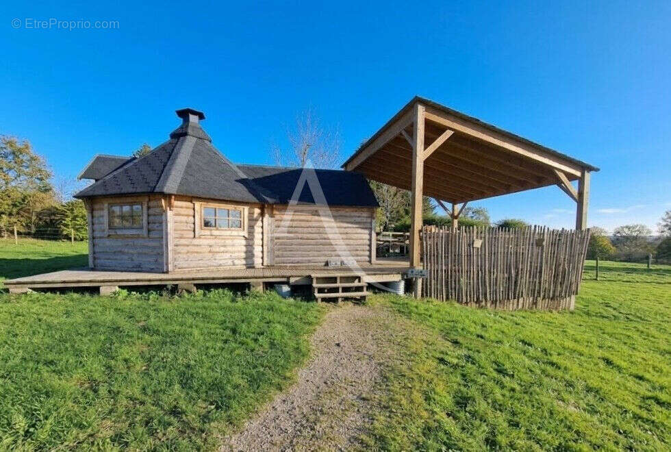 Maison à LES HERBIERS