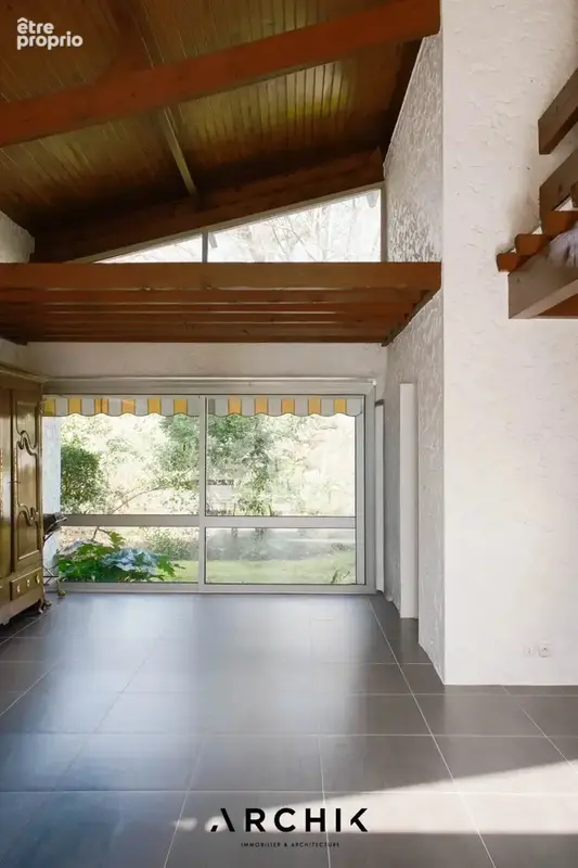 Maison 7 pièces 300 m² à vendre à Saint-Sulpice-Et-Cameyrac (33450) - photo 4