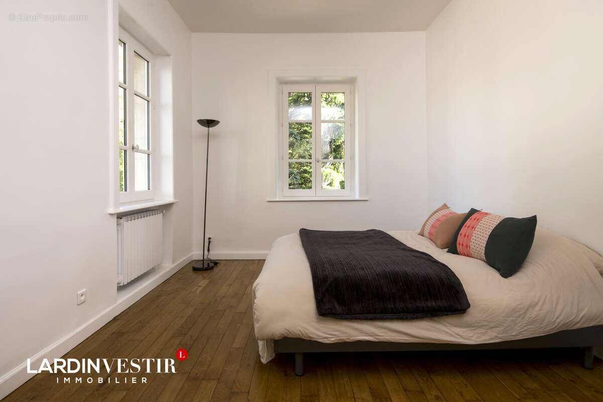 Maison à SAINT-GENIS-LAVAL