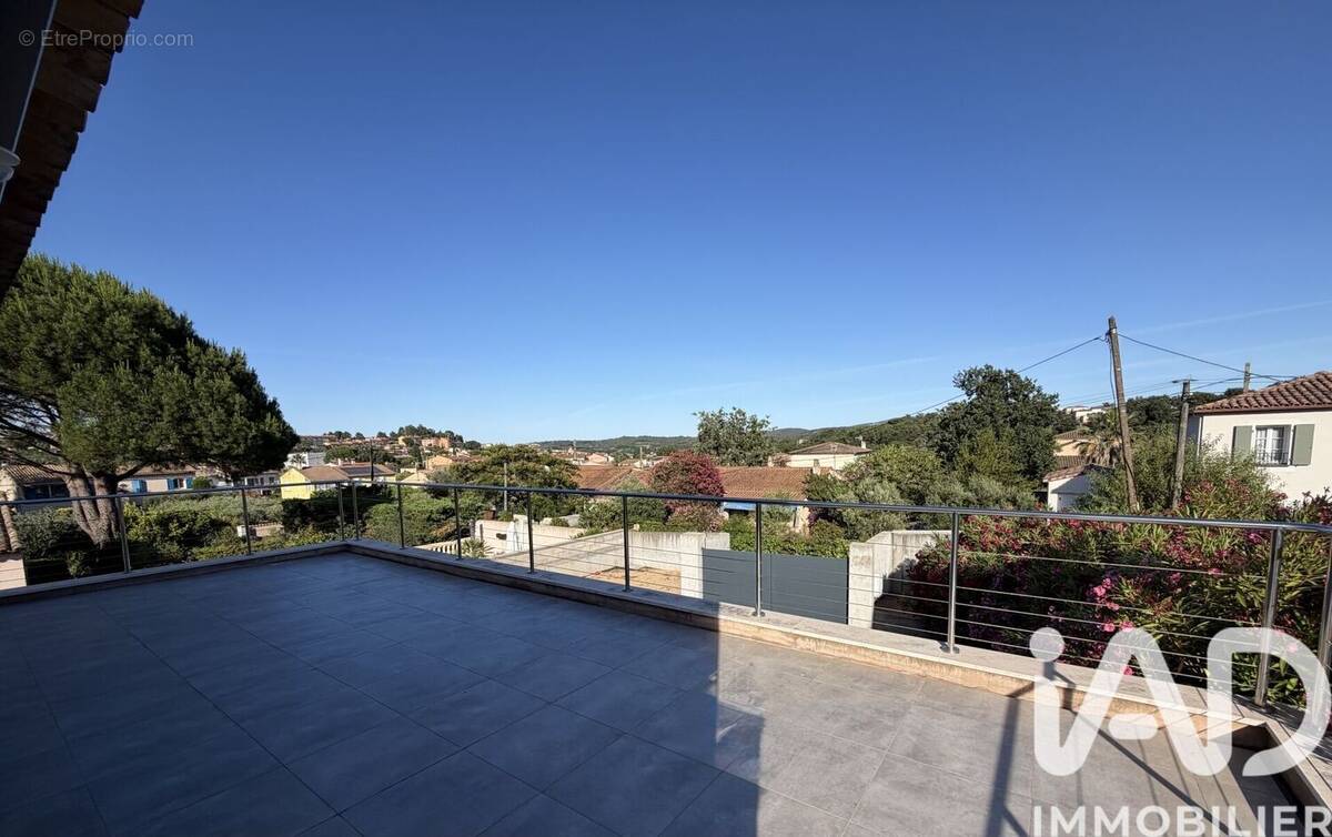 Photo 1 - Maison à COGOLIN