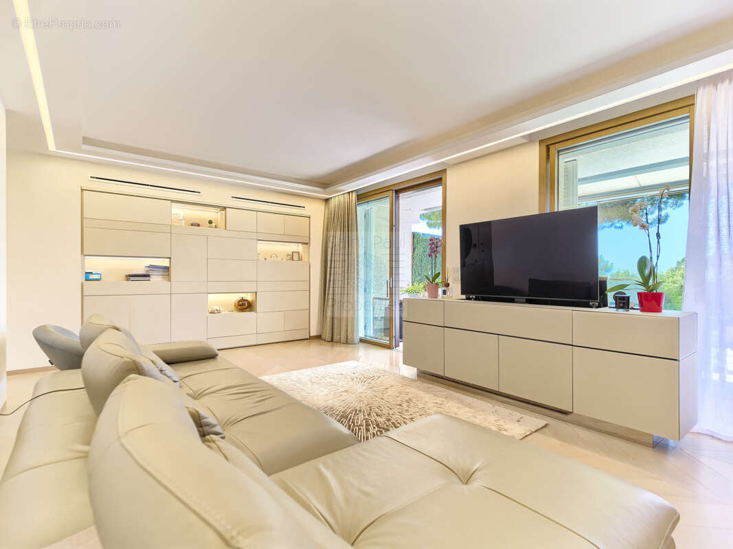 Appartement à VILLENEUVE-LOUBET