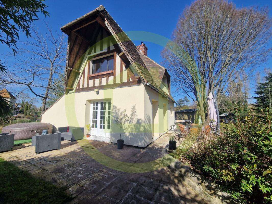 Maison à IVRY-LA-BATAILLE