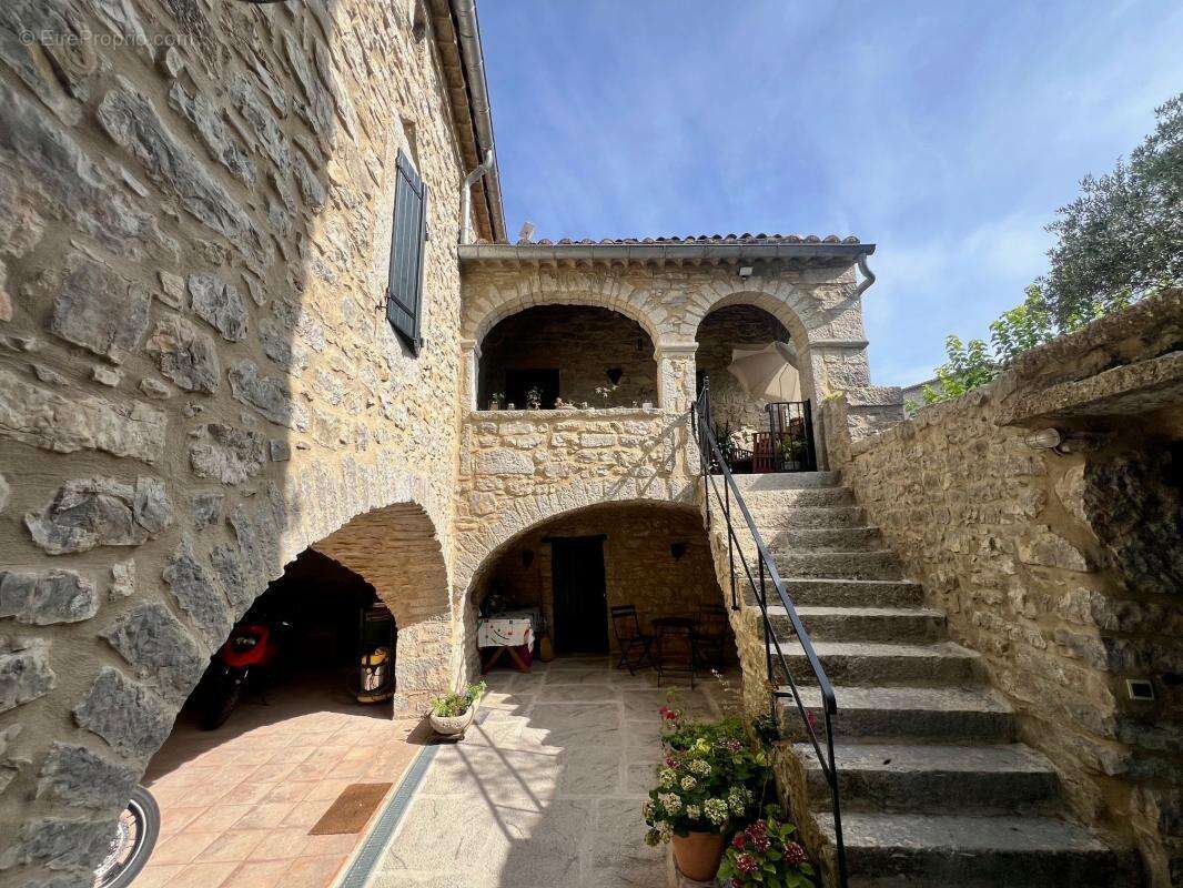 Maison à SAINT-ANDRE-DE-CRUZIERES