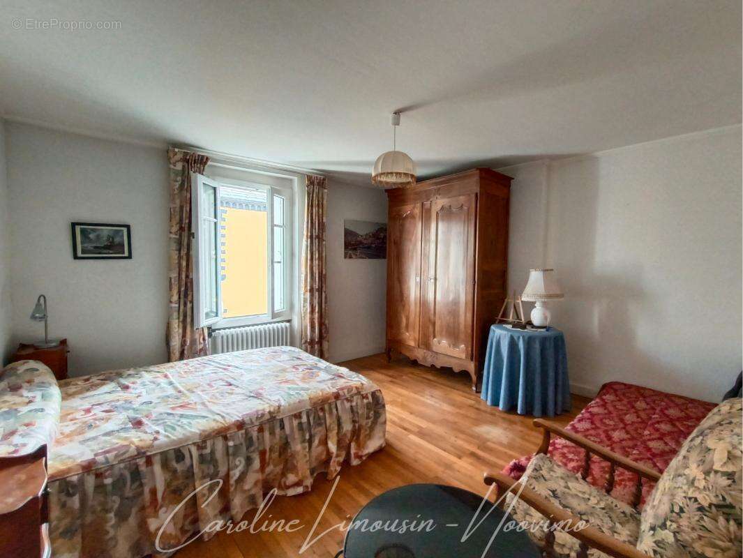 Maison 4 chambres + locatif + maison a renover - centre bour - photo 7
