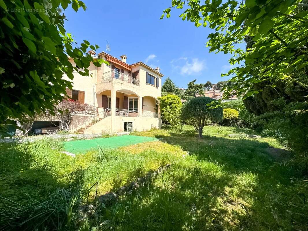 VILLEFRANCHE-SUR-MER – Dans un Écrin de Verdure - photo 15