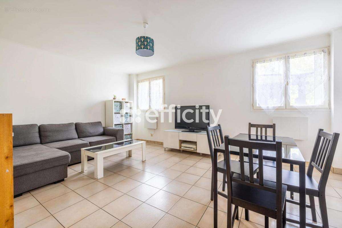 Appartement à VILLENEUVE-SAINT-GEORGES