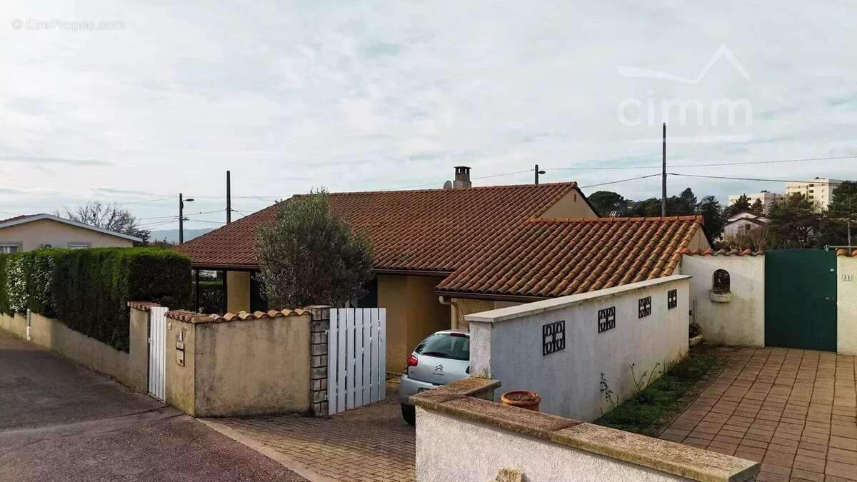 Maison à ROUSSILLON