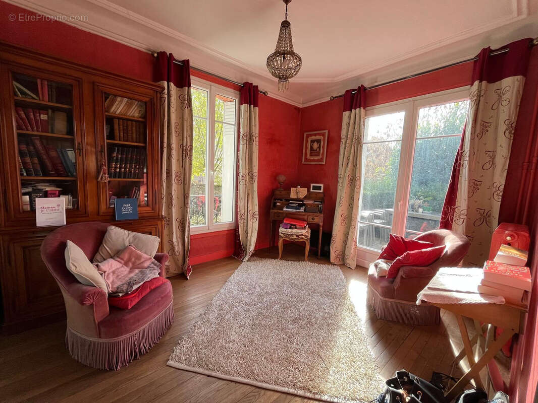 Maison à COUILLY-PONT-AUX-DAMES