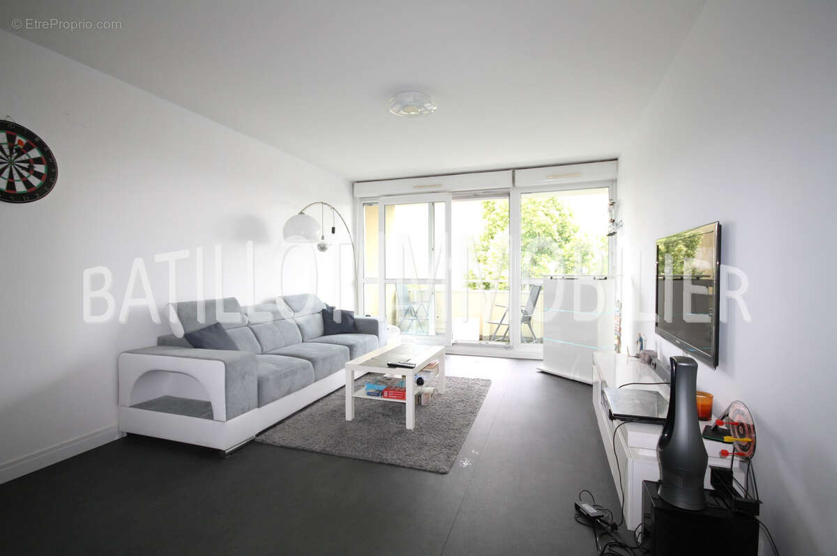 Exclusivité Reims place Luton appartement T 3 avec balcon - photo 4