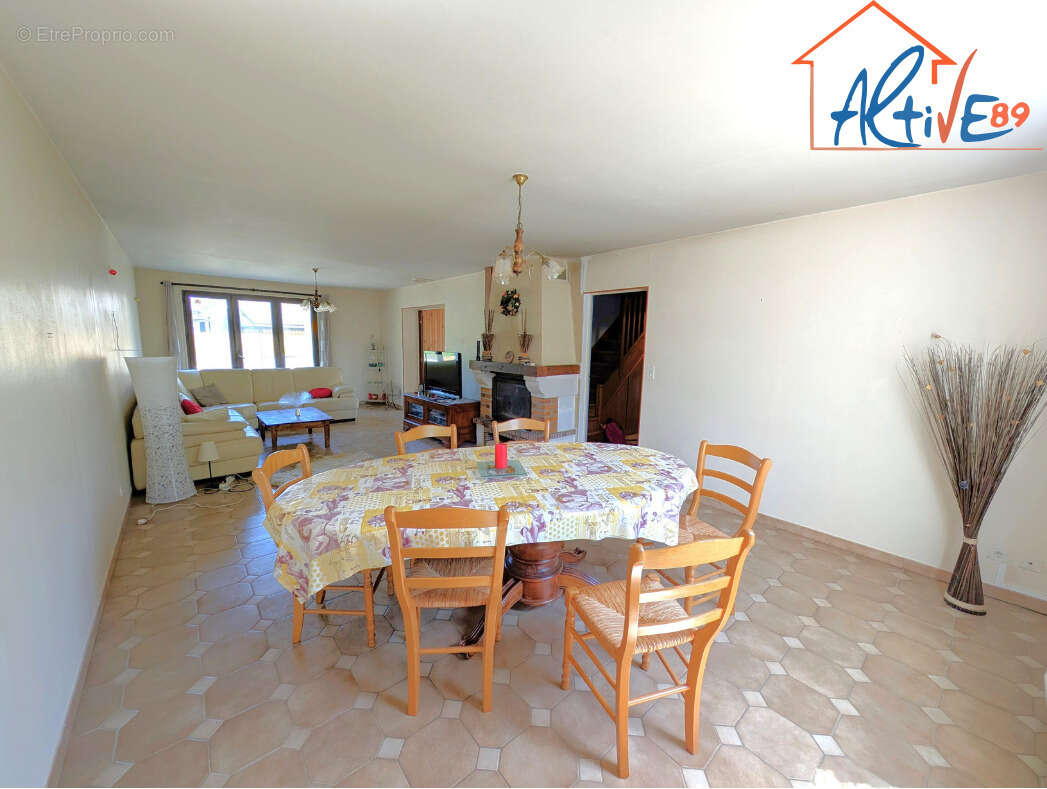 Merry-La-Vallée entre Toucy et Aillant-Sur-Tholon, maison de 195m2 habitable avec sous-sol sur jardin de 1360m - photo 5