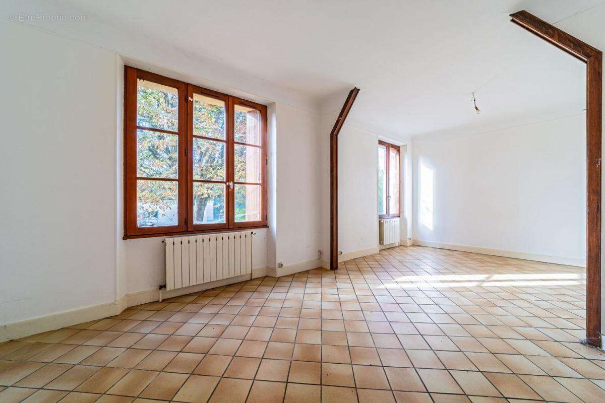 Deux maisons - 158 m² - Vernou-la-Celle-sur-Seine (77) - photo 2