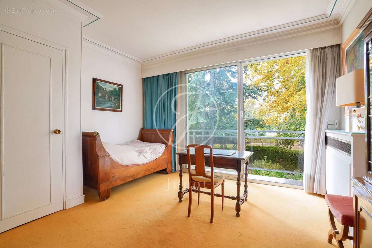 Maison à LE VESINET