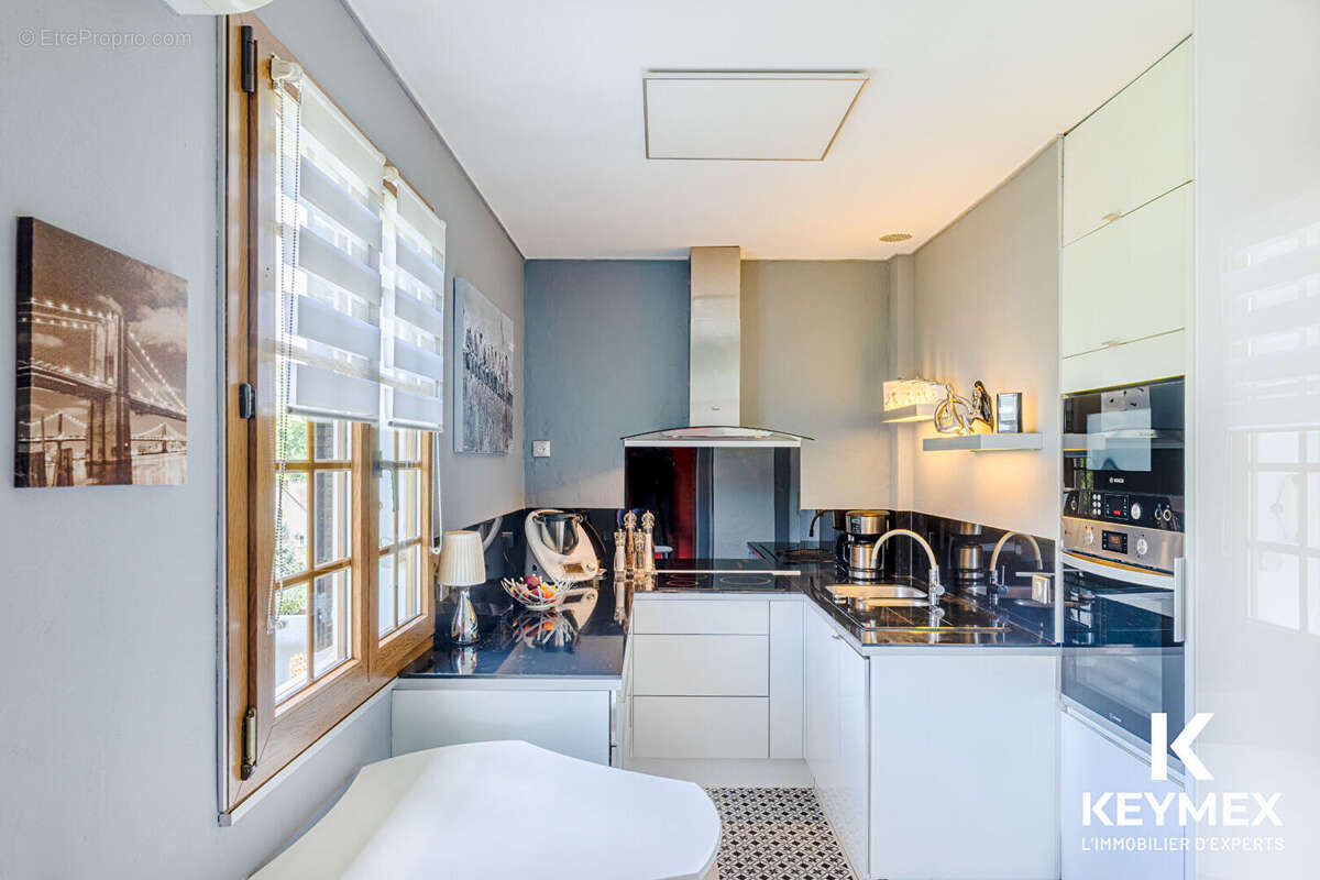 A 10 mn de Pontoise ,maison 7 pièces ,3 chambres,véranda panoramique ,sous sol total, spa ,terrain 2347 M² - photo 10