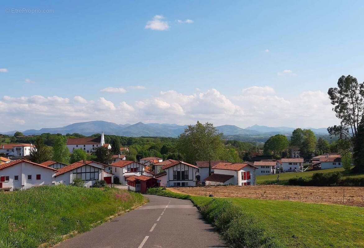 Terrain à VILLEFRANQUE