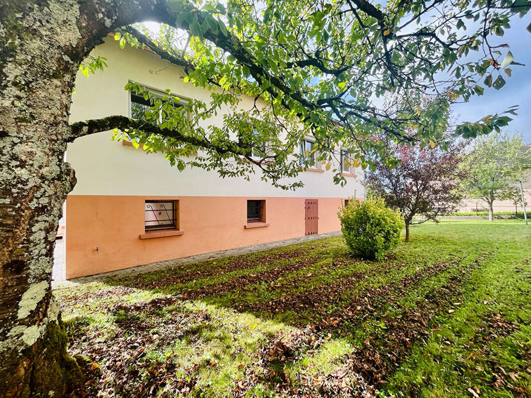 Maison à ROCHE-LEZ-BEAUPRE